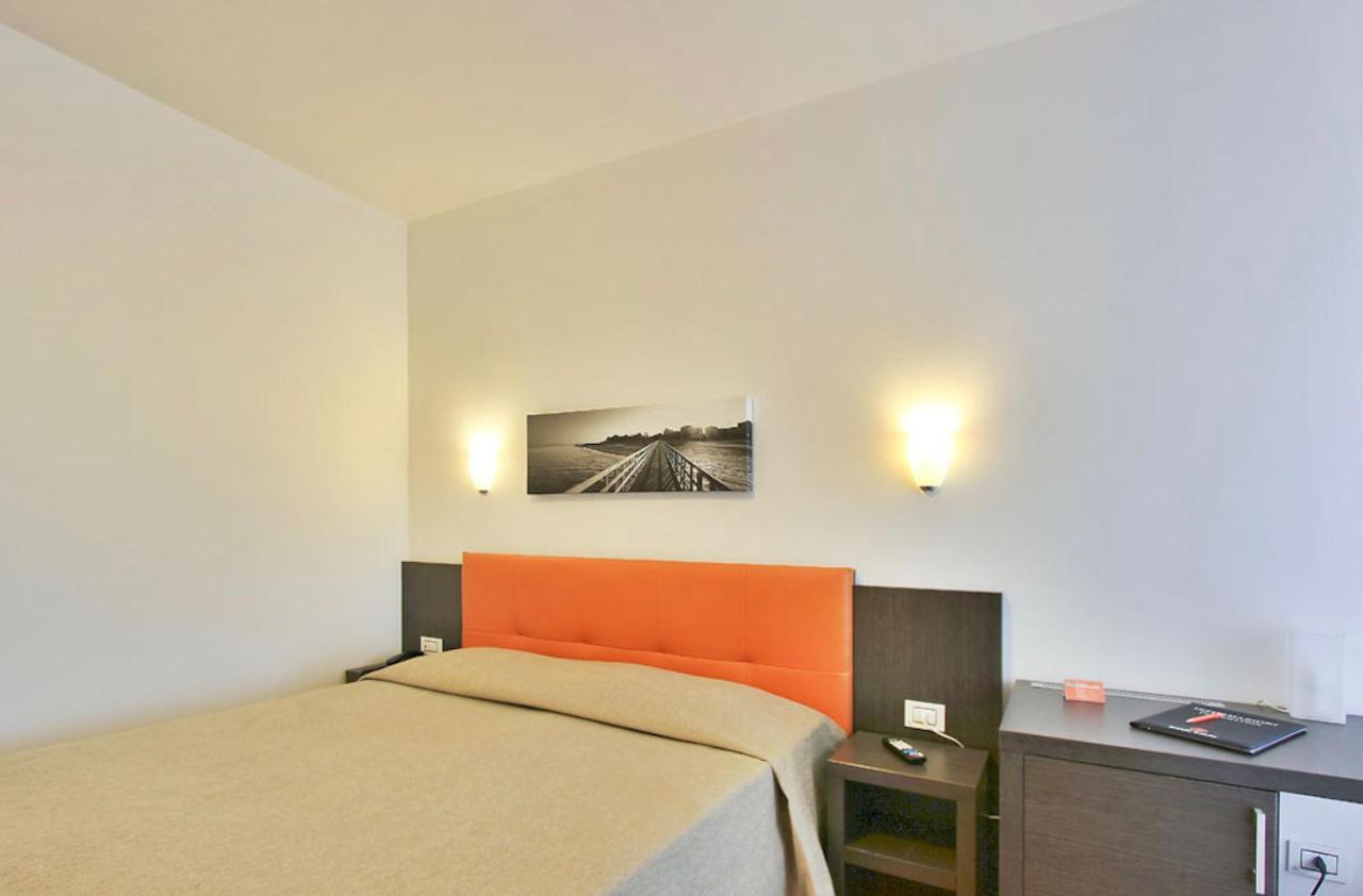 Hotel Simi Lan Lignano Sabbiadoro Exterior foto
