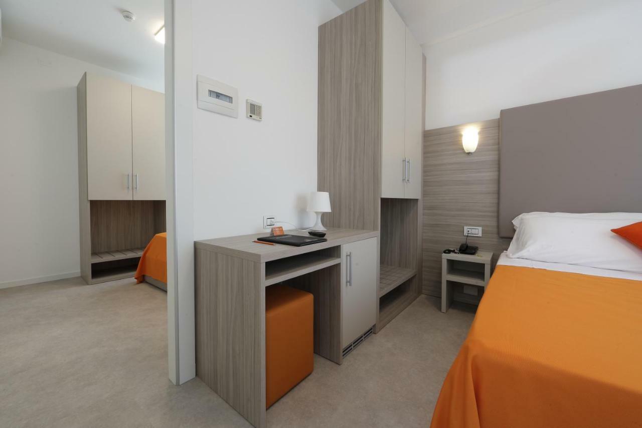 Hotel Simi Lan Lignano Sabbiadoro Exterior foto